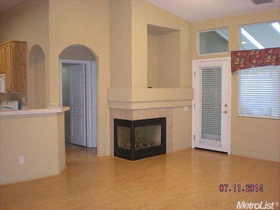 4th image of 718 Diamond Glen Cir