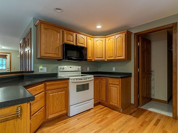 4th image of 188 N Desmond Drive
