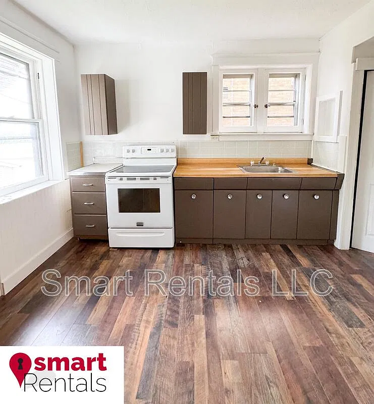 2 bed, 1.0 bath, 1148 sqft, $999 — Photo 1