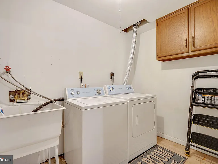 6060 Hollow Knoll Ct — Photo 24