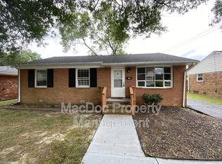 304 Stratford Ave, Fredericksburg, VA 22408