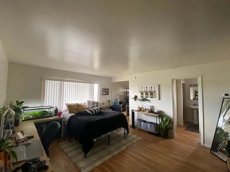 1026 S Russell Ave #H — Photo 3