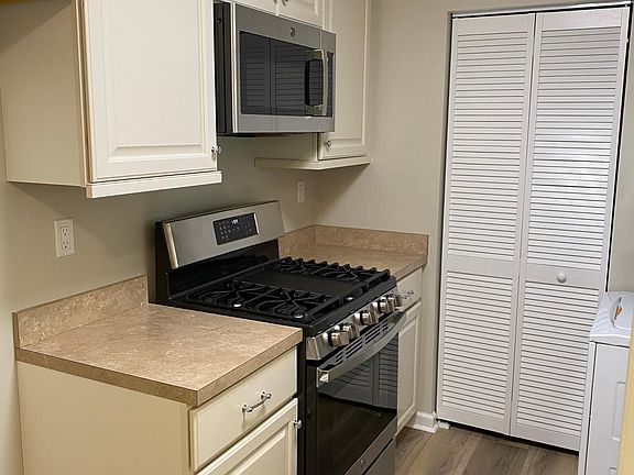 4th image of 512 Diamond Dr #512