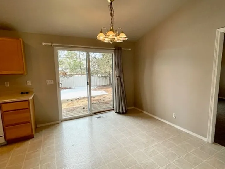 1157 SW Silver Lake Blvd — Photo 5