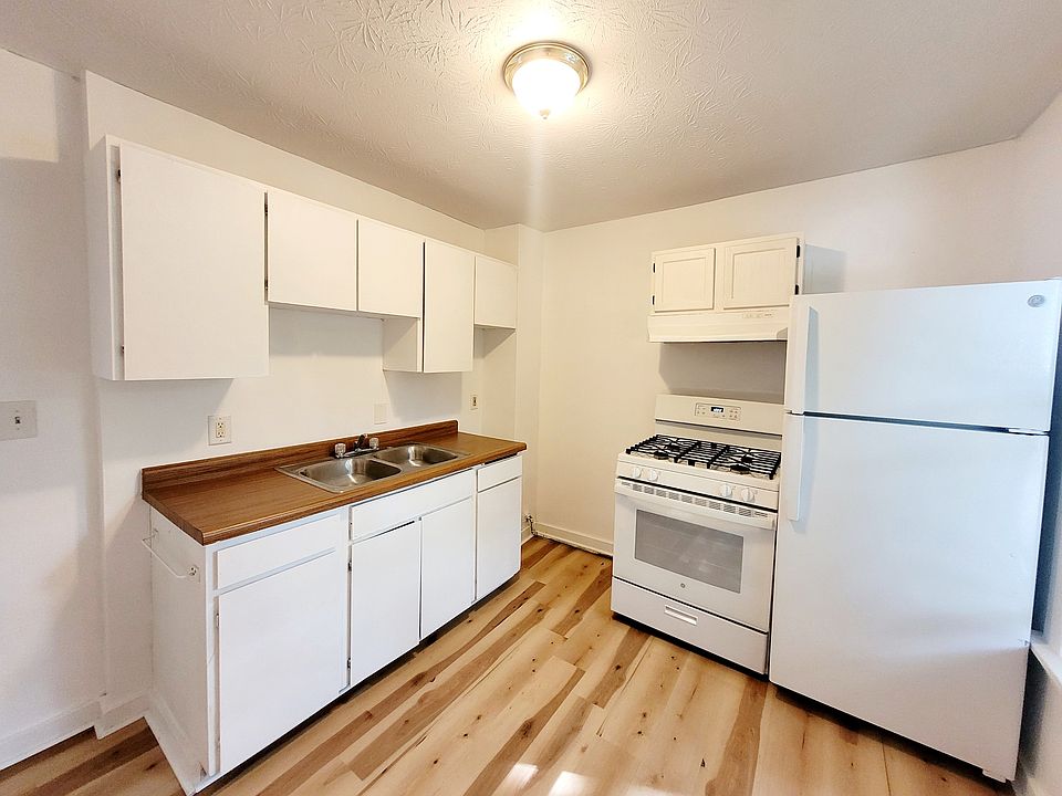 1st image of 414 Fuller Ave SE #2