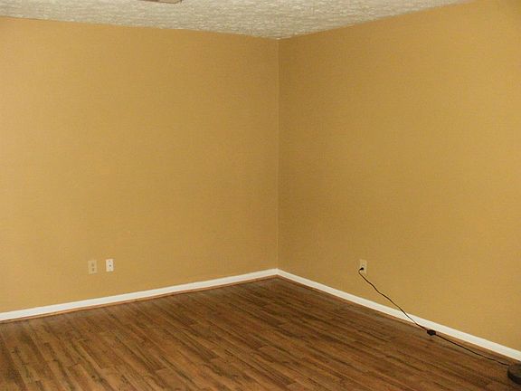 3rd image of 621 Elk Lake Dr