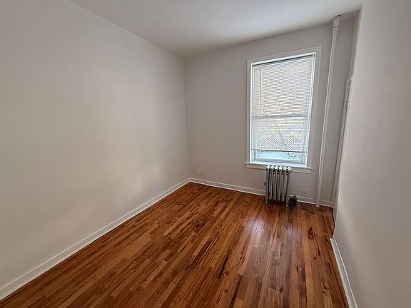 5th image of 400 Woodlawn Ave #1E