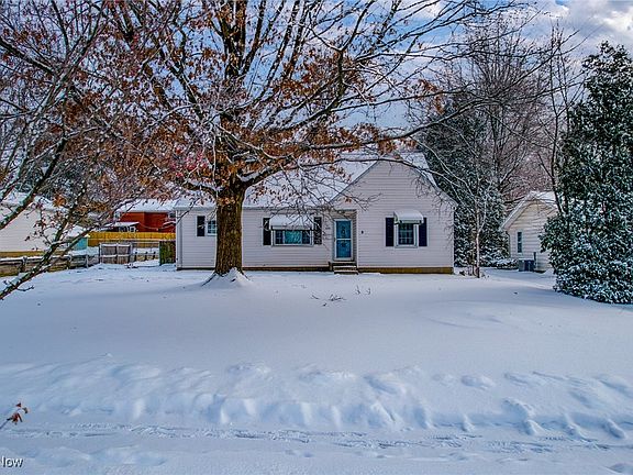 3rd image of 555 Highland Ave