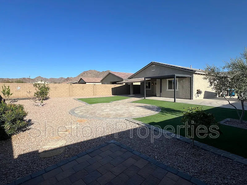 4 bed, 2.0 bath, 1795 sqft, $2,295 — Photo 4