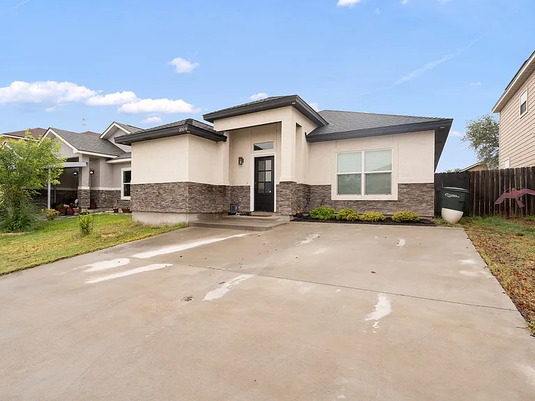 1009 Tesoro Hls — Photo 2