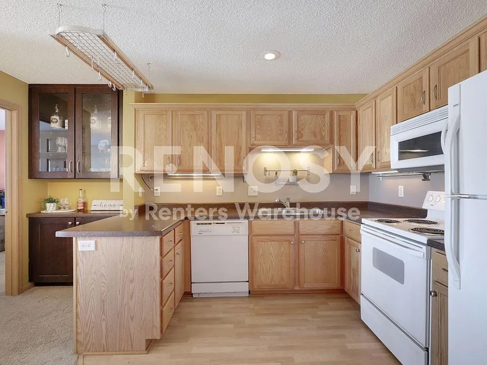 1321 Lake Dr #309