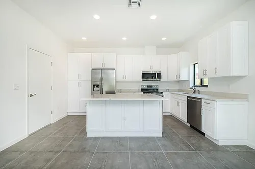 1036 NE 33rd St #1036 Photo 1