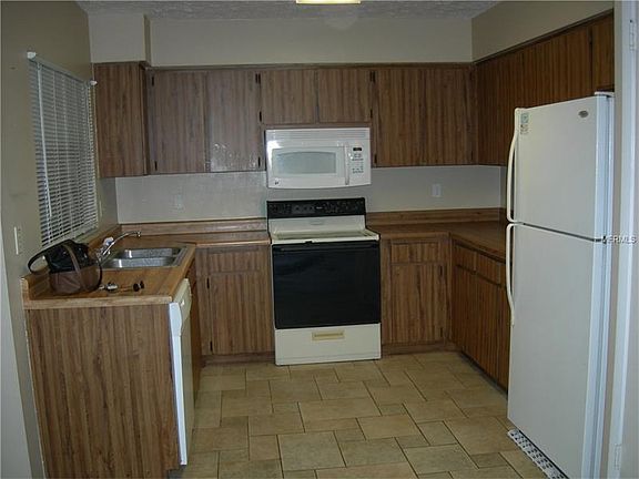 5th image of 401 Bloomingfield Dr