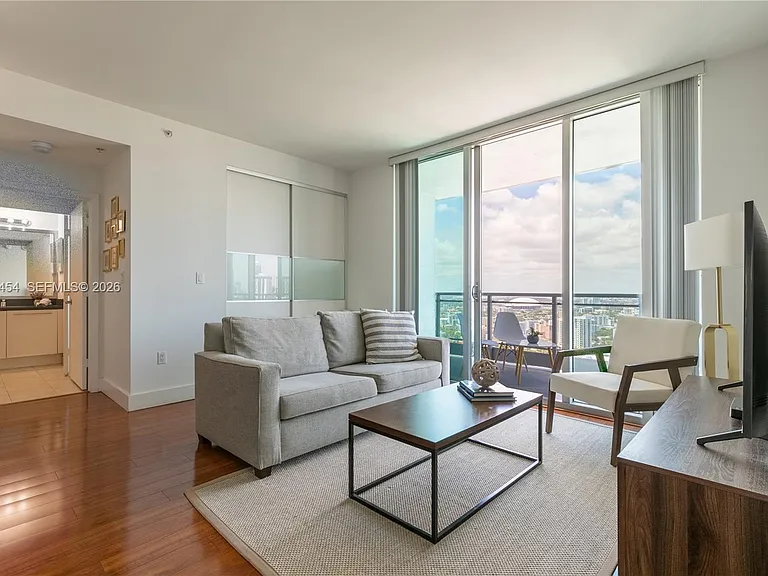 90 SW 3rd St #3806 — Photo 6