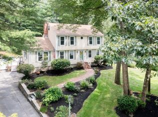 31 Stonecleave Rd, North Andover, MA 01845