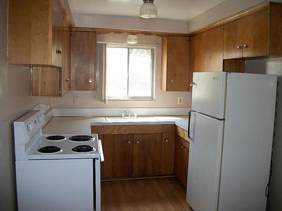 4th image of 2434 Fort Park Blvd