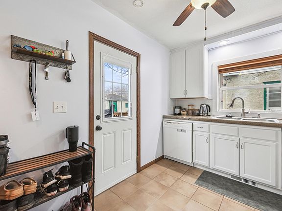 4th image of 2807 Newton Ave N