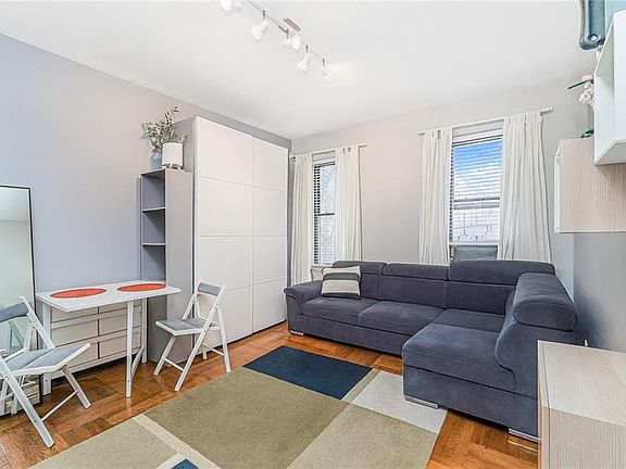 3rd image of 325 Marine Ave APT B9
