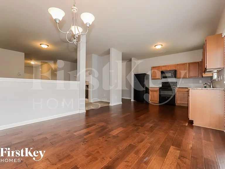349 Rankin Cir — Photo 8