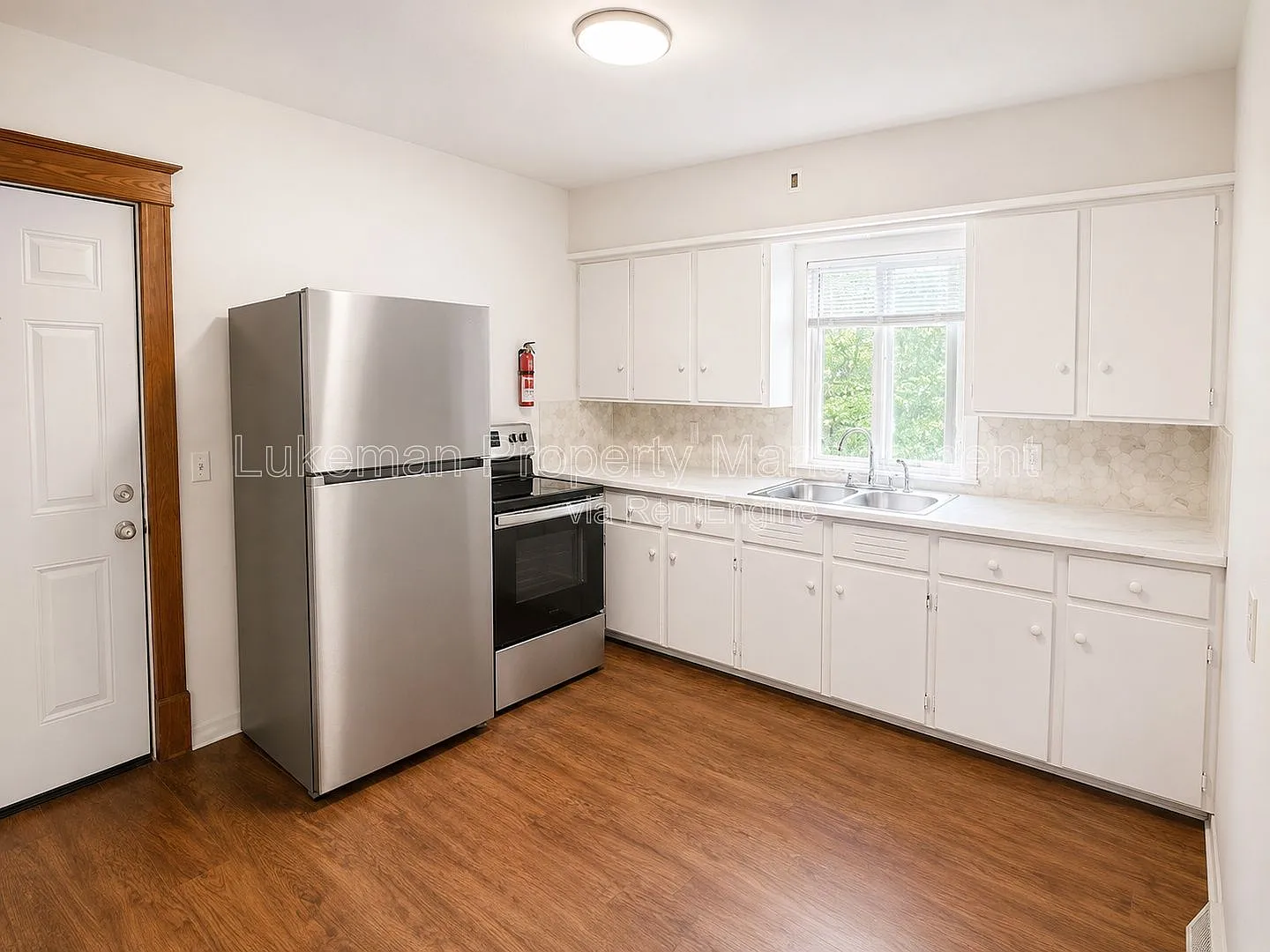 2 bed, 1.0 bath, $1,000 — Photo 2
