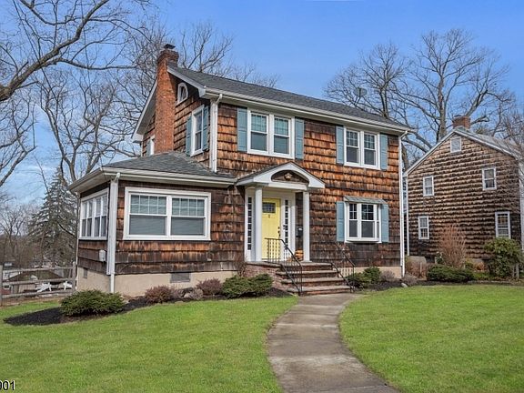3rd image of 37 Hillside Ave