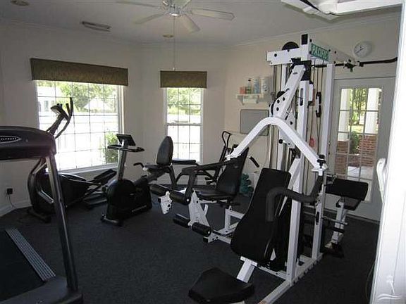 5th image of 3701 Willow Lake Dr SE