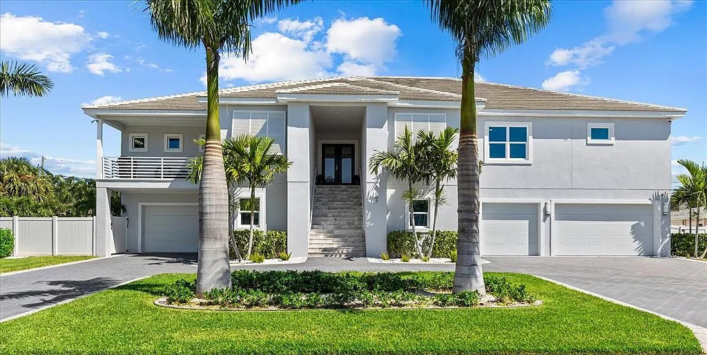 4 bed, 4.5 bath, 4464 sqft, $15,000 — Photo 1