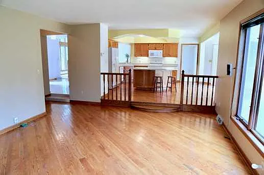Emply Family Rm, kitchen