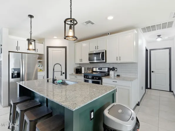 7528 W Portugal Pl, Tucson, AZ 85757