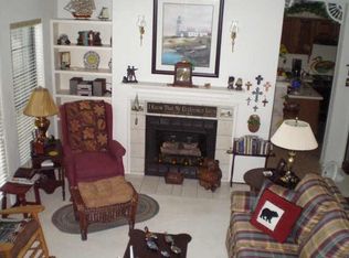 205 Cimarron Trl, Irving, TX 75063