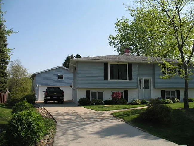 8001 Crystal Dr photo 1