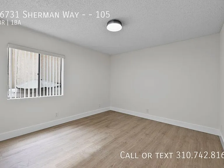 16731 Sherman Way #105 — Photo 12