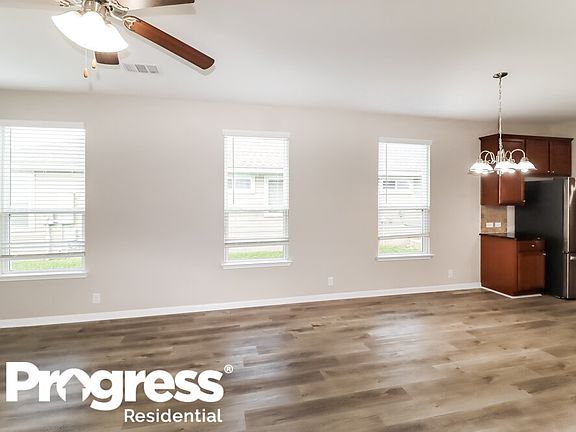 5th image of 902 Lost Pines Ln