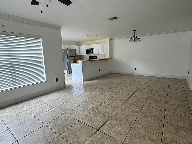 1733 Pointe West Way — Photo 10
