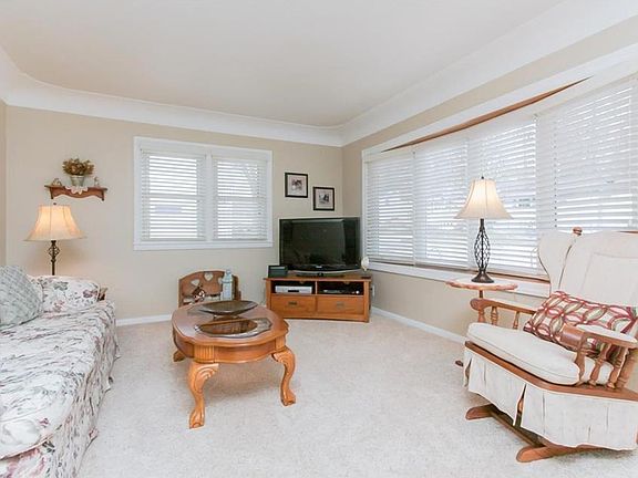 2nd image of 3507 Bel Air Dr SE