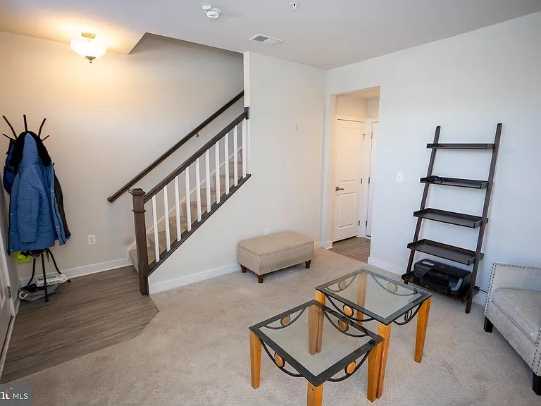 9926 New Pointe Dr — Photo 2
