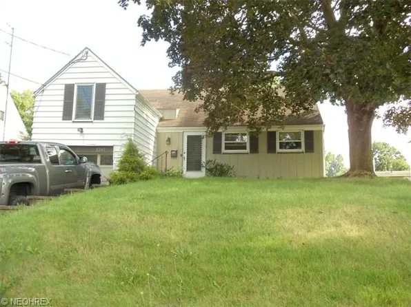2747 Lincoln Way W, Massillon, OH 44647