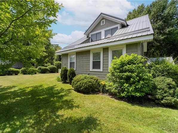 801 Vine St, Liverpool, NY 13088