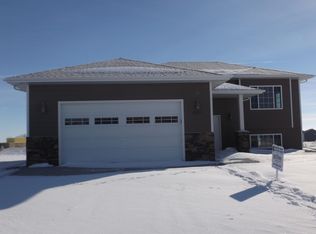 2237 Morning Glory Dr, Brookings, SD 57006