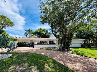 600 Pine Ct, Naples, FL 34102