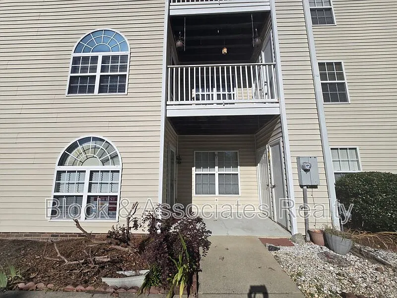 2 bed, 2.0 bath, $1,335 — Photo 2