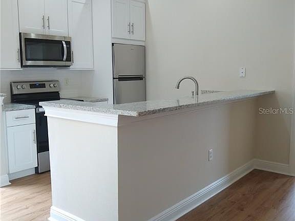 3rd image of 1460 Lake Baldwin Ln