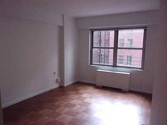 Rented by Carlyle Property Management | media 6