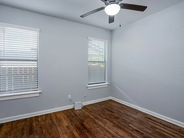 1403 Center St — Photo 18