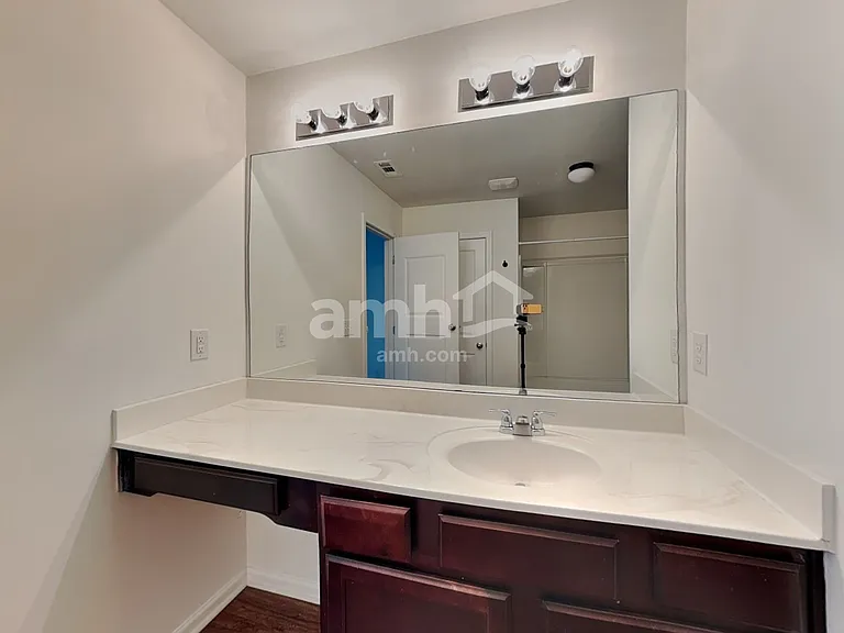 350 Scotland Dr — Photo 9