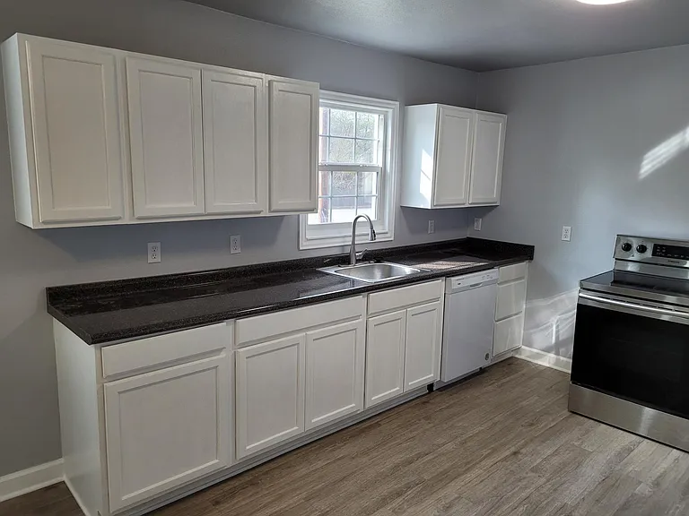 2402 Old Omen Rd — Photo 5