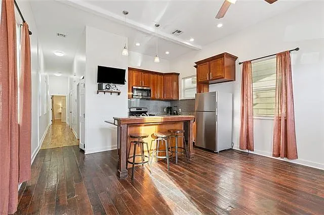 3 bed, 2.0 bath, 900 sqft, $1,650 — Photo 3