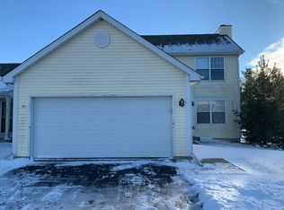 102 Chancellor Ct, Genoa City, WI 53128