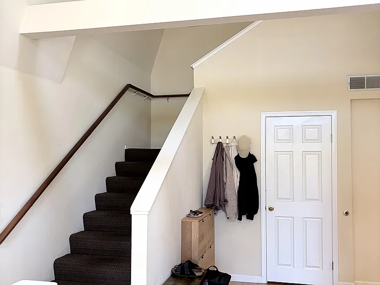 190 Ridgeway Ave #B — Photo 4