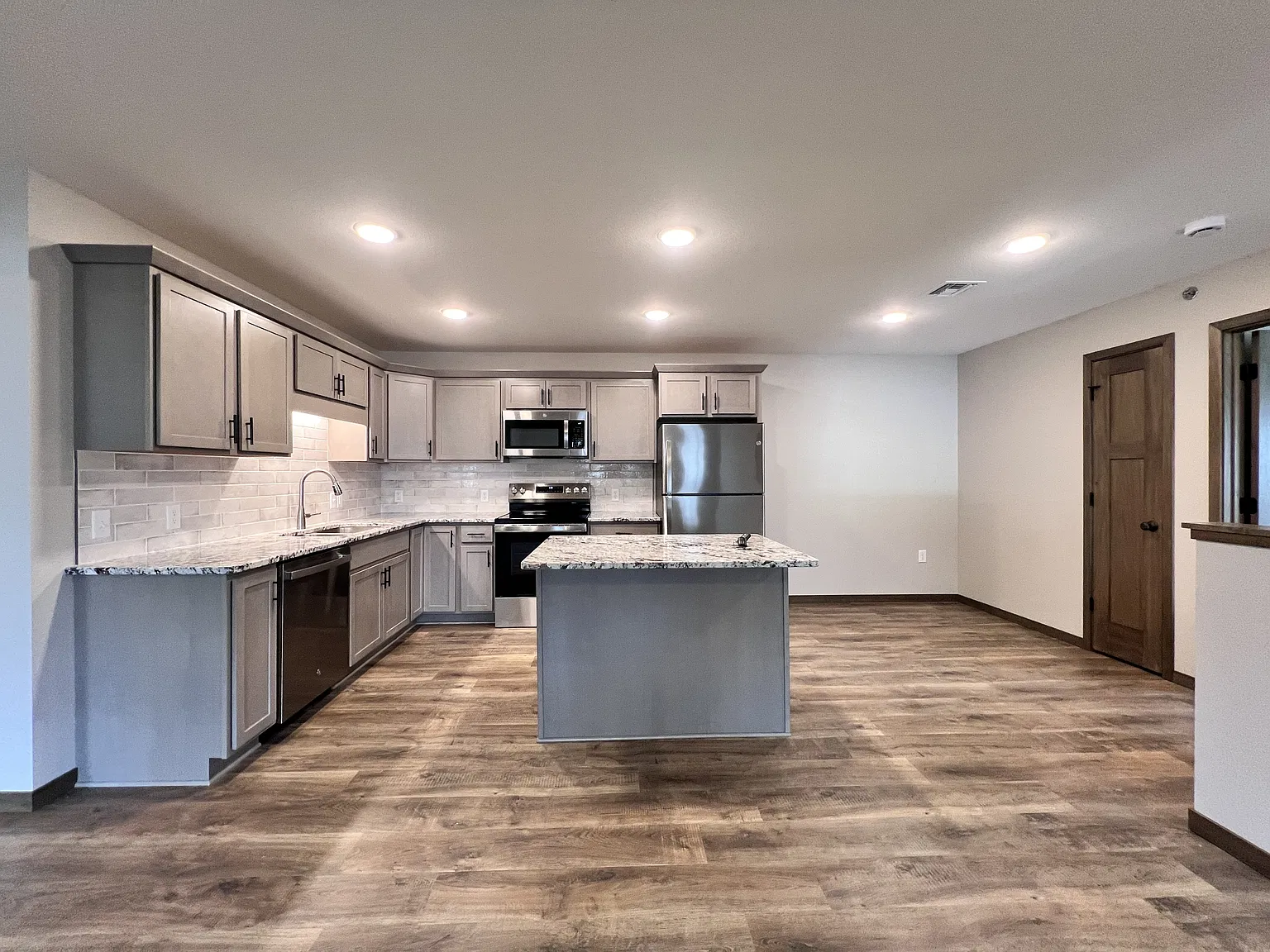 4875 Woodland Park Drive - 4 — Photo 3